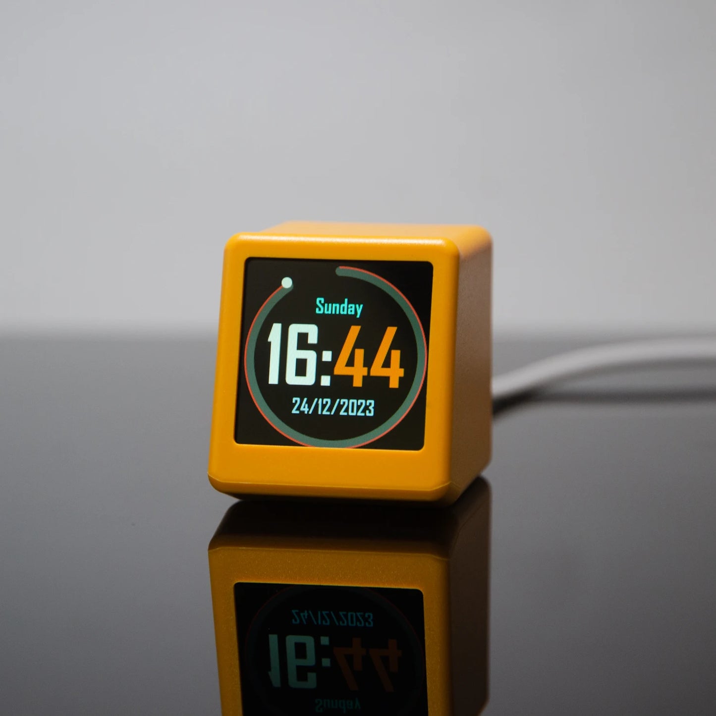 GeekMagic Pro Tracker di Prezzi per Bitcoin Criptovalute Azioni Futuri e Valute con Display Ora e Meteo