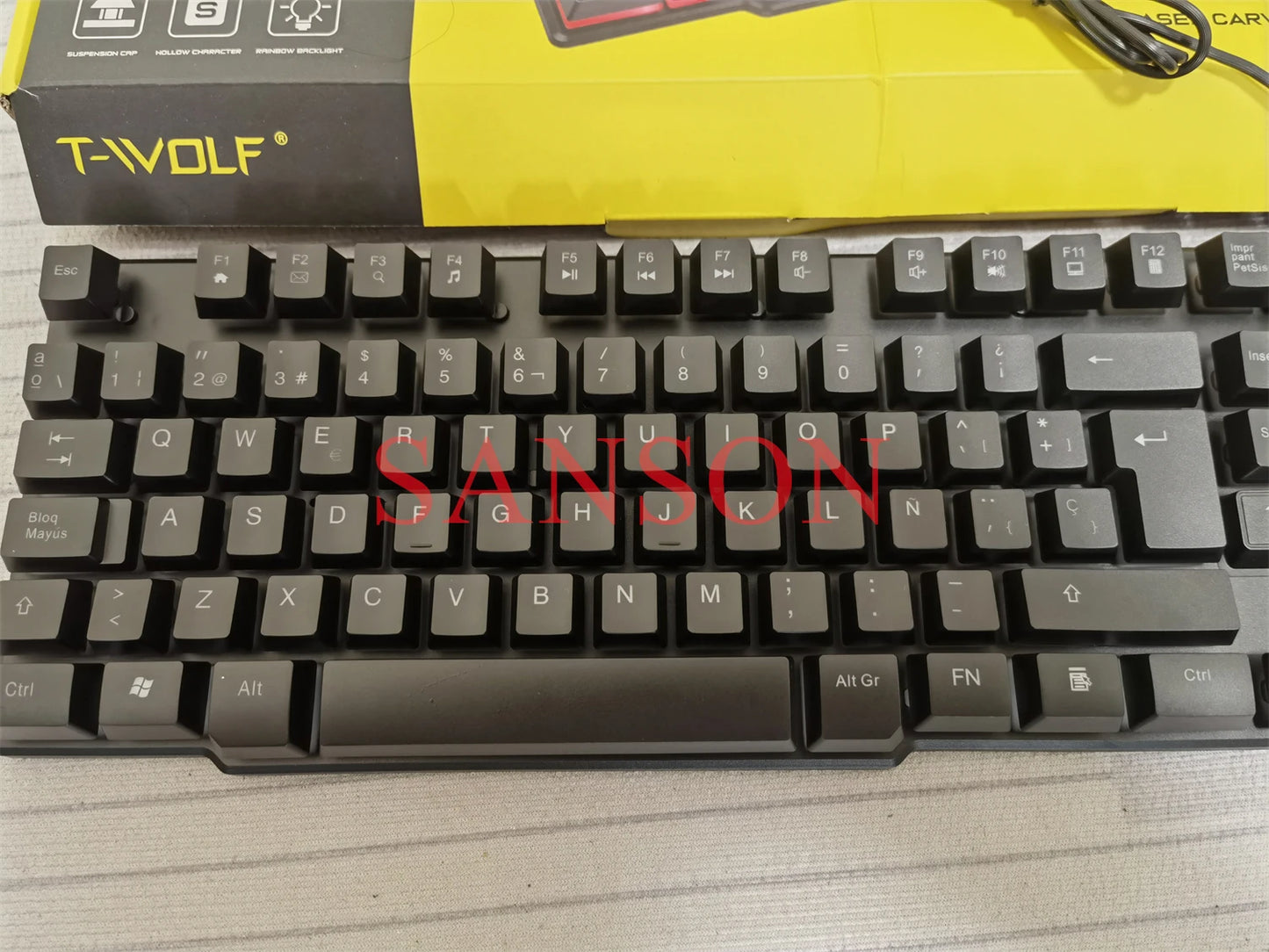 Tastiera Cablata 100 Percento Layout Europeo Multilingue ISO Retroilluminazione Multicolore Per Gaming Ufficio Desktop