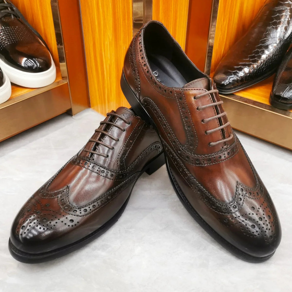 Scarpe Eleganti Da Uomo In Vera Pelle Brogue Punta Alare Oxford Con Lacci Per Matrimonio Nere E Marroni