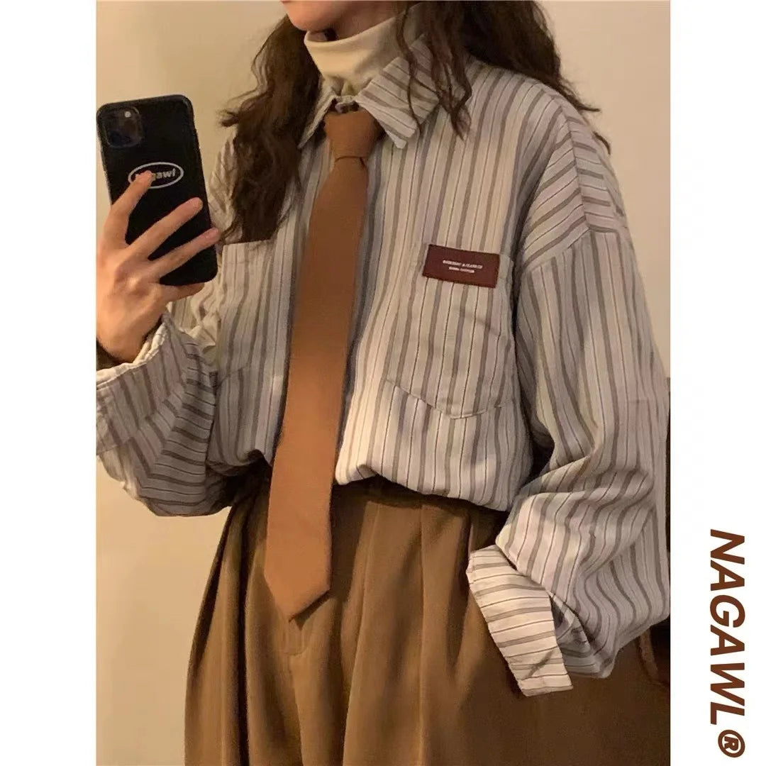 Cravatta Donna Retrò Marrone con Motivi Frutta e Caffè Verde Fatta a Mano Colore Caramello Versatile