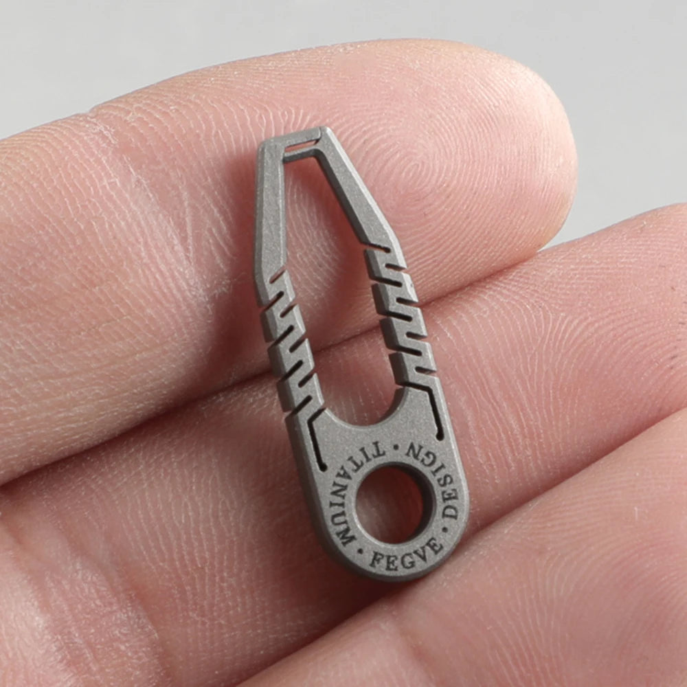 Portachiavi In Titanio Mini Con Fibbia Piccola Strumento Esterno Compatto E Resistente