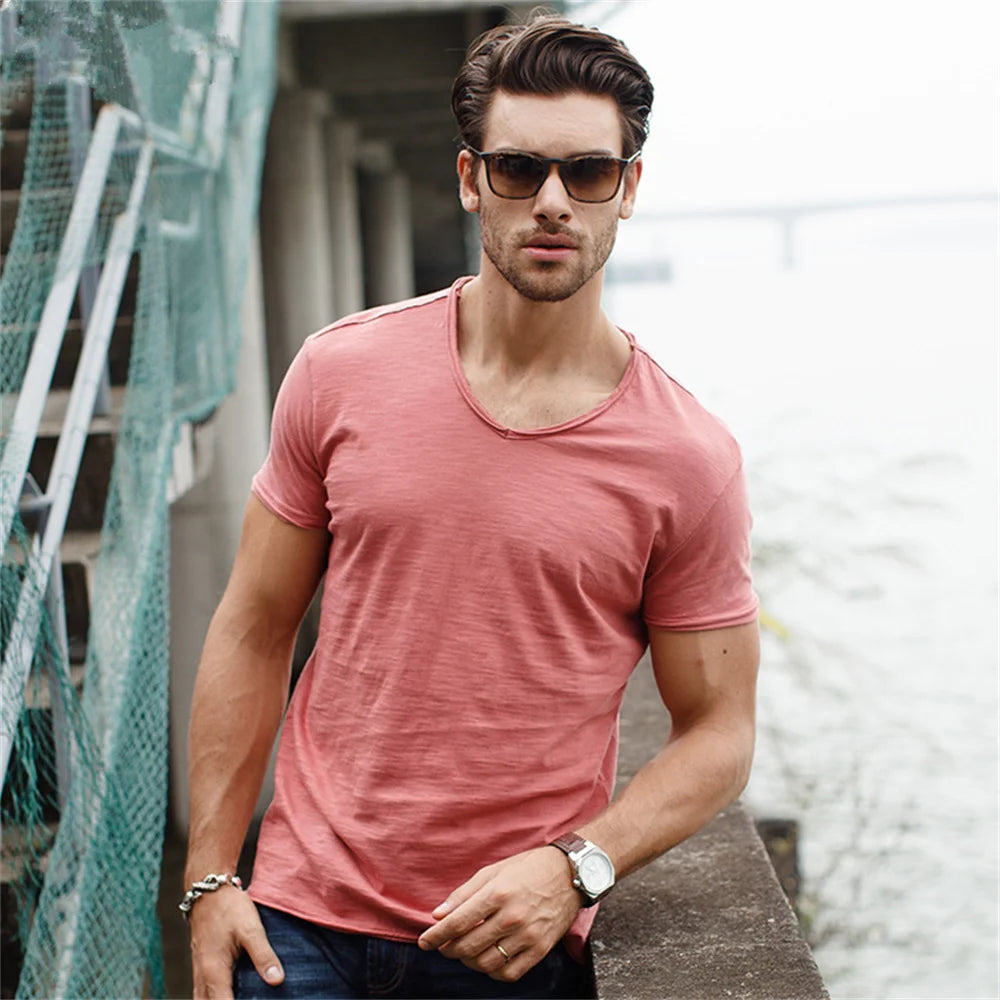 Maglietta Uomo Cotone 100 Percento Con Scollo A V Slim Fit Colore Solido Manica Corta