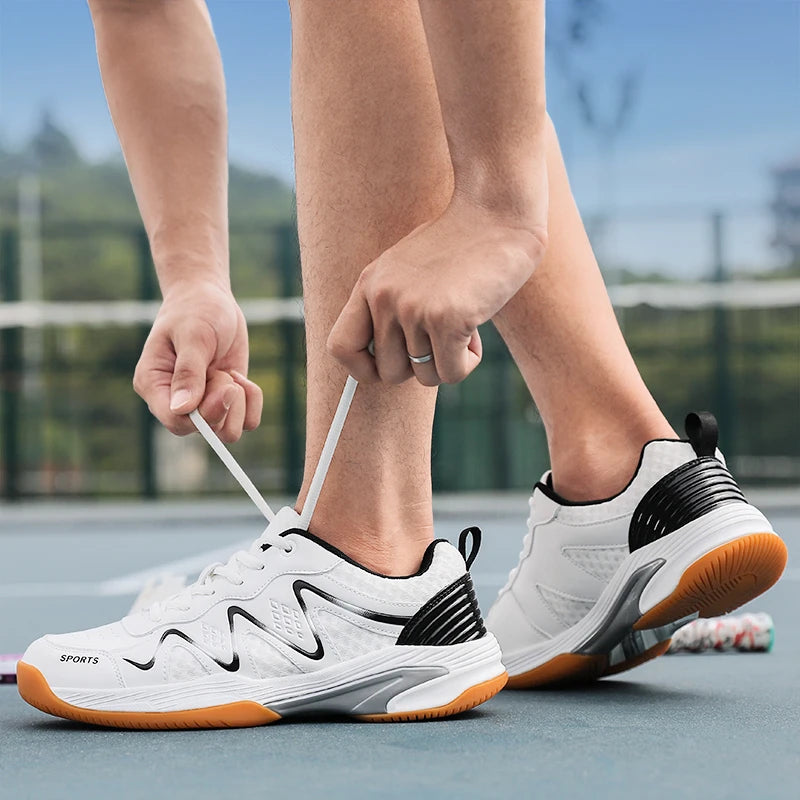 Scarpe Da Tennis Unisex Nuove 2023 Leggere E Comode Per Badminton Ping Pong Da Stadio Alta Qualità