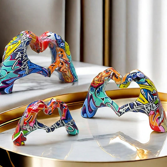 Statua creativa del gesto del cuore della mano della resina del graffiti Decorazione della casa Statua nordica a forma di cuore per la fidanzata Regalo di San Valentino