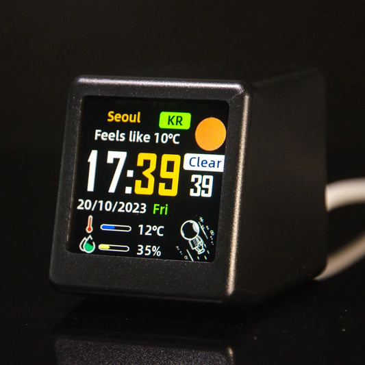 Stazione Meteo WiFi GeekMagic Ultra Smart con Orologio da Comodino, Album Fotografico e Animazioni GIF, Decorazione da Scrivania