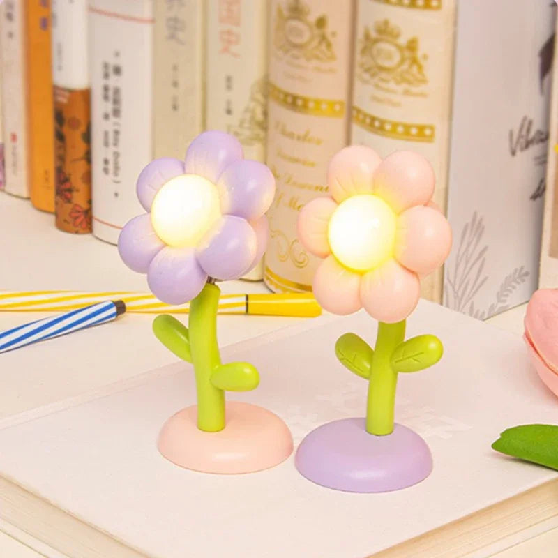 Lampada LED Fiore Notturna Mini Luce Da Tavolo Per Comodino Camera Da Letto Luce Ambientale Giocattolo Per Bambini Regalo
