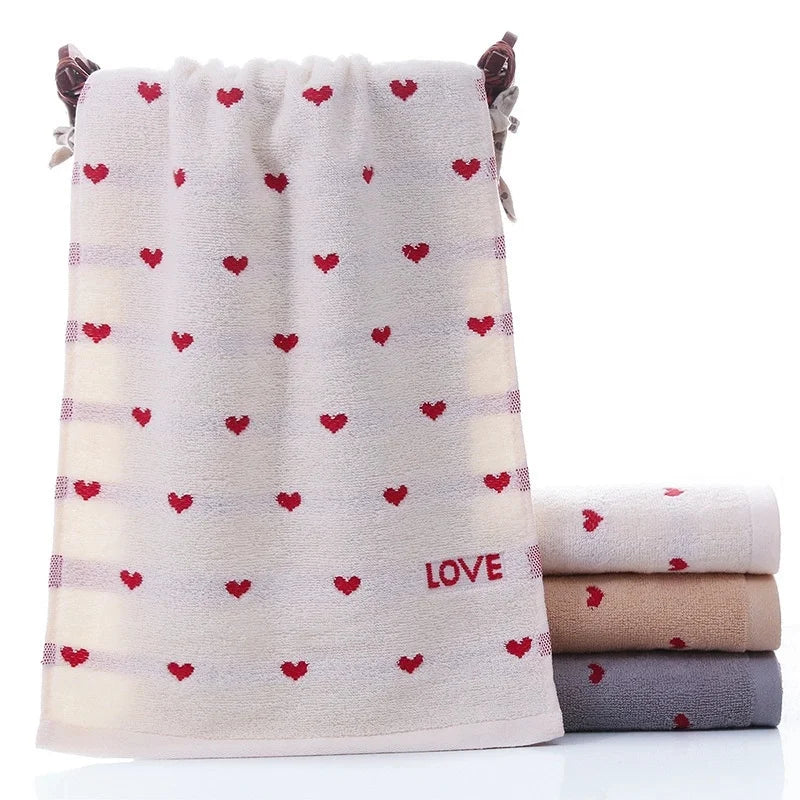 Asciugamano Viso Ultra Morbido in Cotone Assorbente ad Asciugatura Rapida per Uso Quotidiano a Casa con Cuore