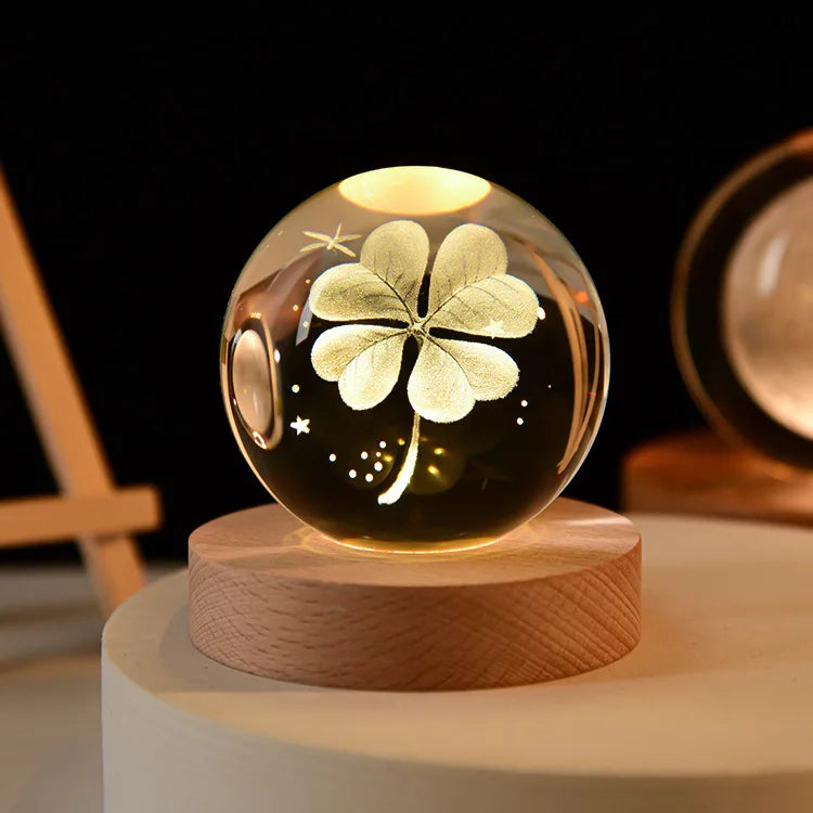 Lampada Notturna Sfera di Cristallo Incisa al Laser Regalo di Compleanno Decorazione da Scrivania con Base USB in Legno