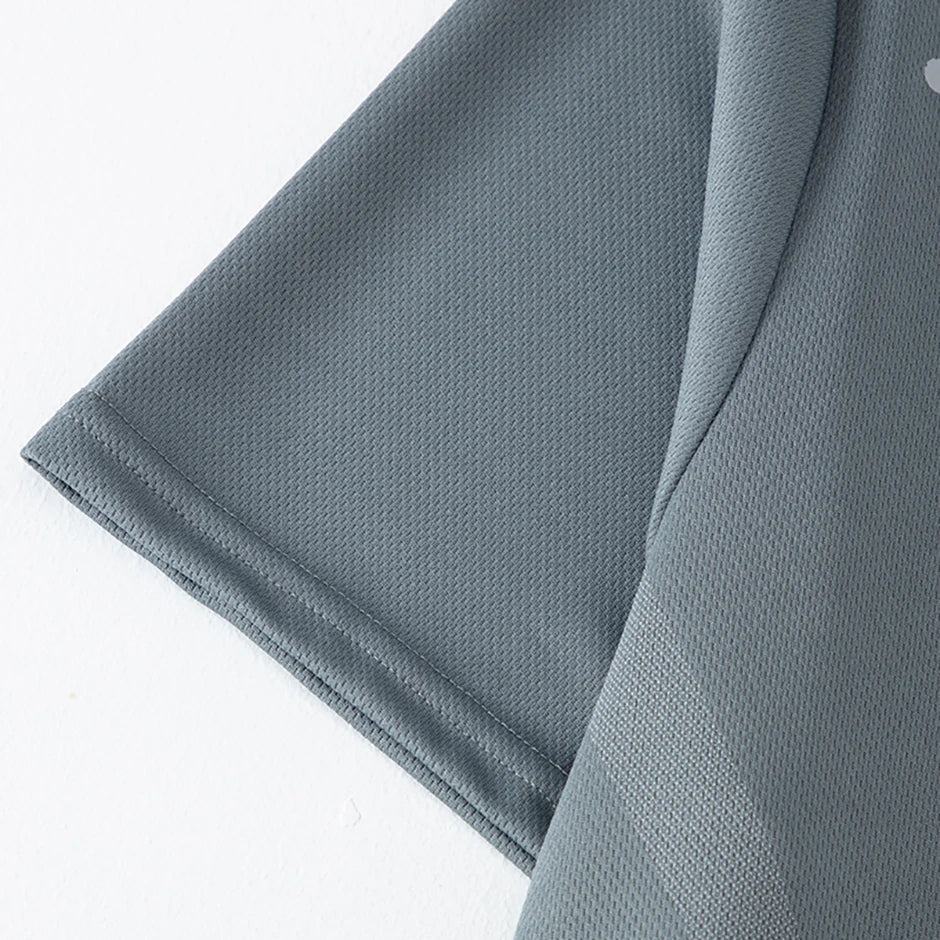 Tuta sportiva estiva da uomo in 2 pezzi ad asciugatura rapida T-shirt a maniche corte ampia e traspirante da corsa e fitness Pantaloncini tascabili neri