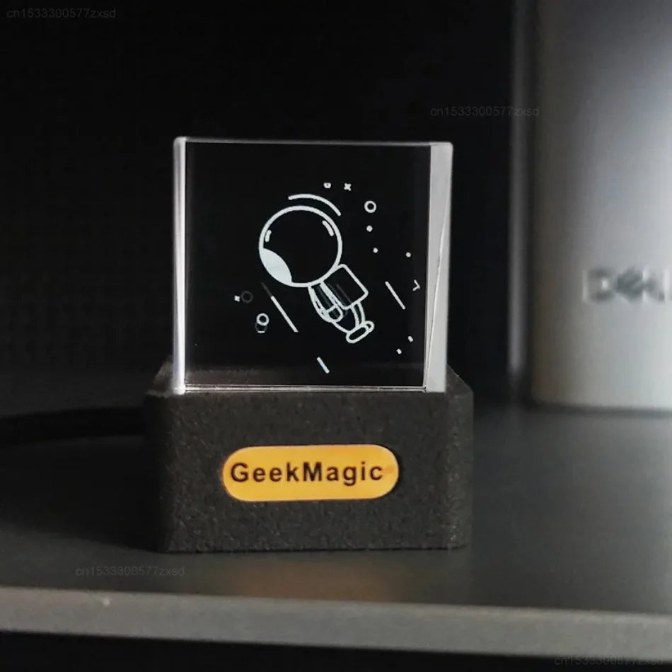 GeekMagic GifTV Crystal Cube Display Fotografico Stazione Meteorologica Intelligente Olografica Orologio Digitale Con Animazioni Regalo