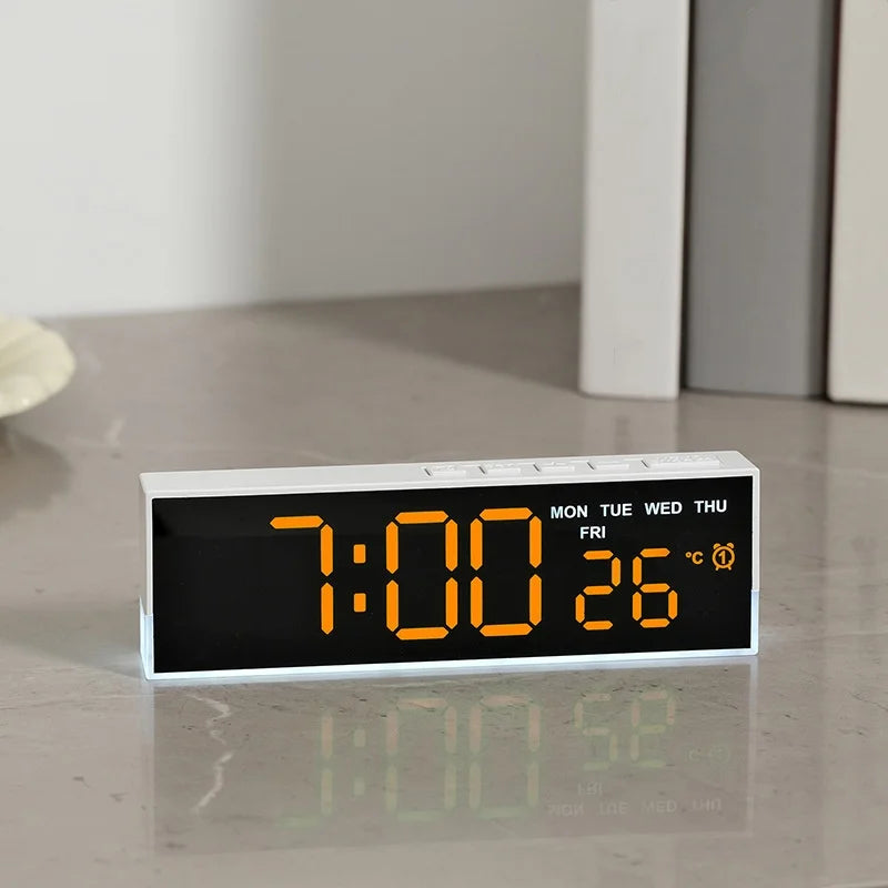 Sveglia Digitale USB Con Luce D'Ambiente Bianca Orologio Da Tavolo LED 12/24 Ore, 3 Livelli Di Luminosità, DST