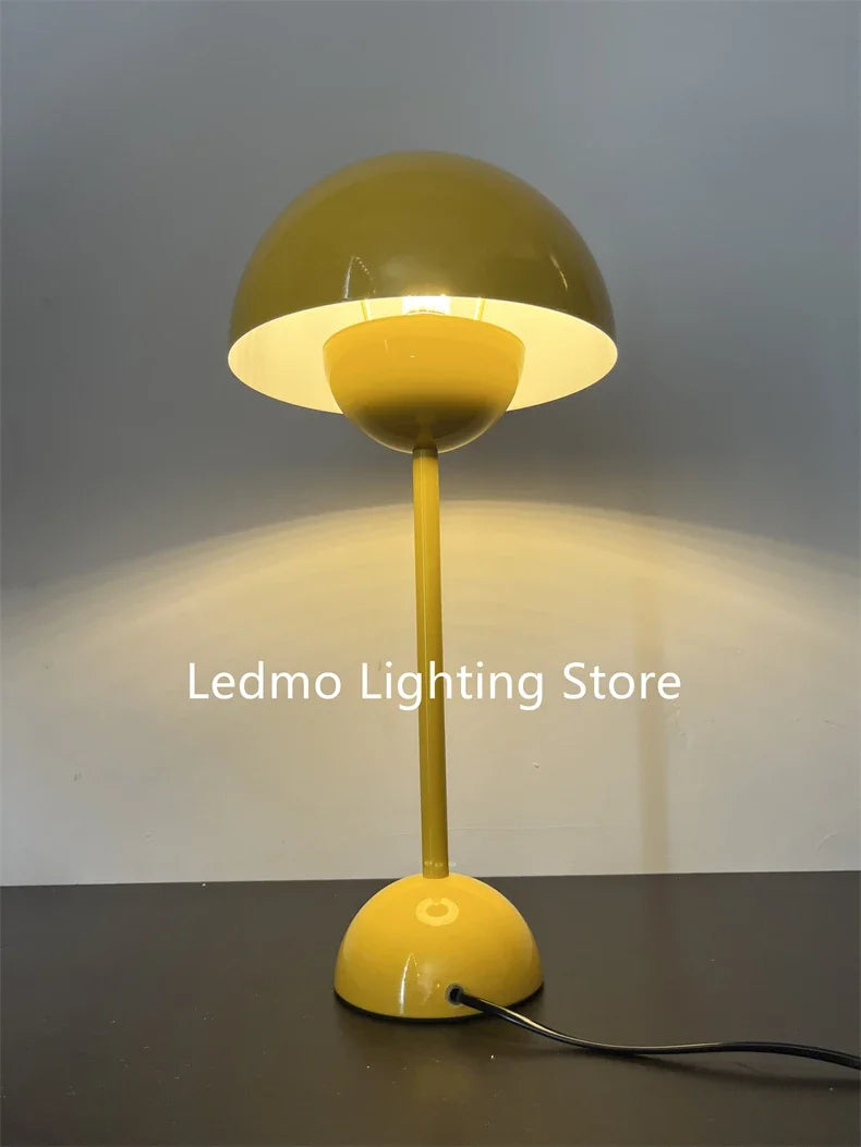 Lampada Da Terra Danish Bud Con Lampadina E27 Per Illuminazione Luce Da Tavolo E Scrivania In Ferro