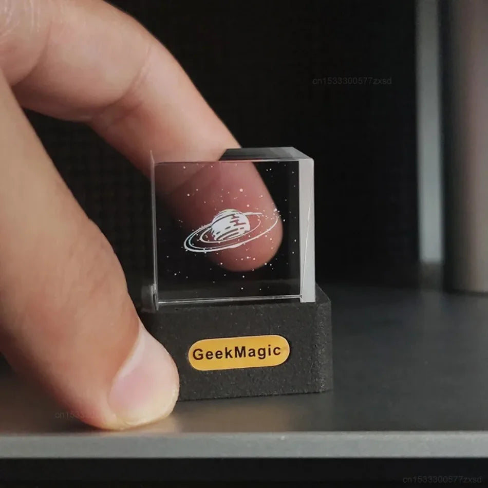 GeekMagic GifTV Crystal Cube Display Fotografico Stazione Meteorologica Intelligente Olografica Orologio Digitale Con Animazioni Regalo