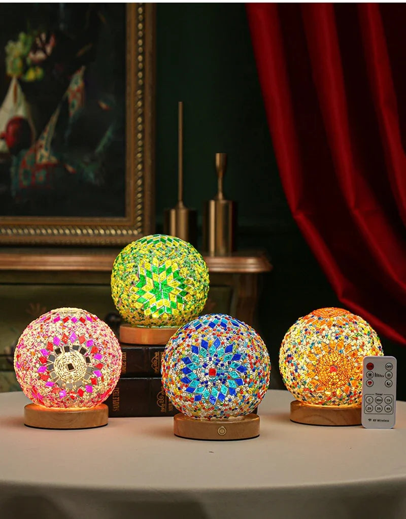 Lampada Da Scrivania LED Bohemien Con USB In Vetro Colorato Attenuazione Calda Stile Nazionale Per Camera Da Letto