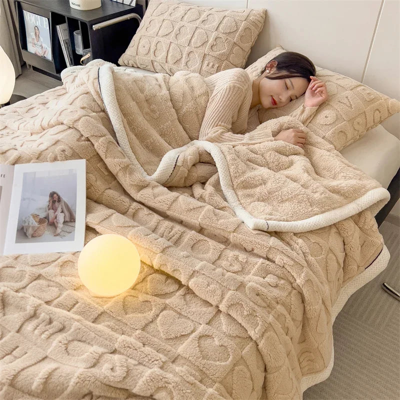 Coperta Invernale Calda in Peluche con Cuori e Taffetà Morbida e Spessa per Letto e Divano Singola o Matrimoniale