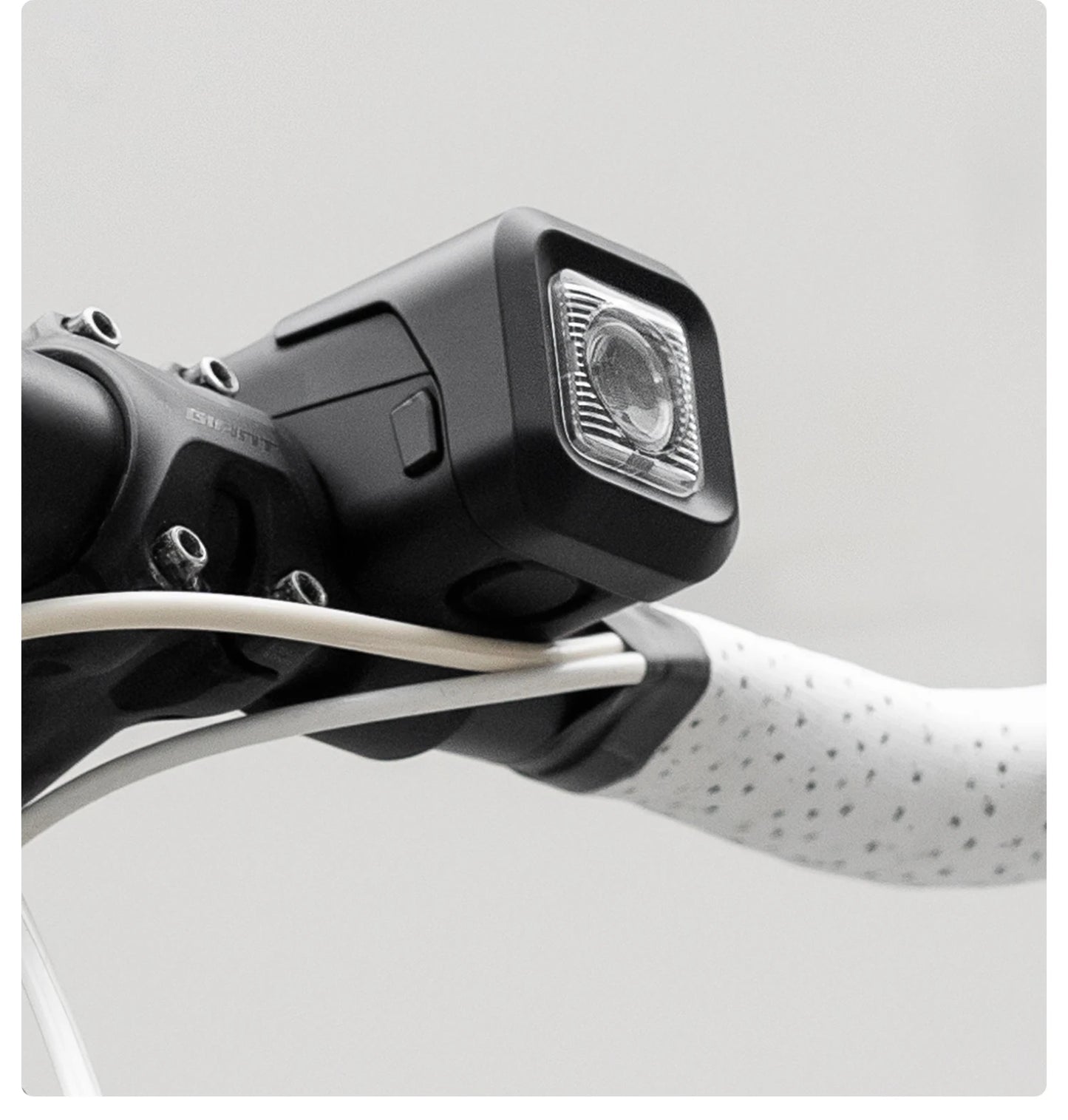 Clacson Per Bici IPX6 Antipioggia Con Ricarica Tipo C 2300mAh Faro Illumina Avvertimento Luce Anteriore Due In Uno