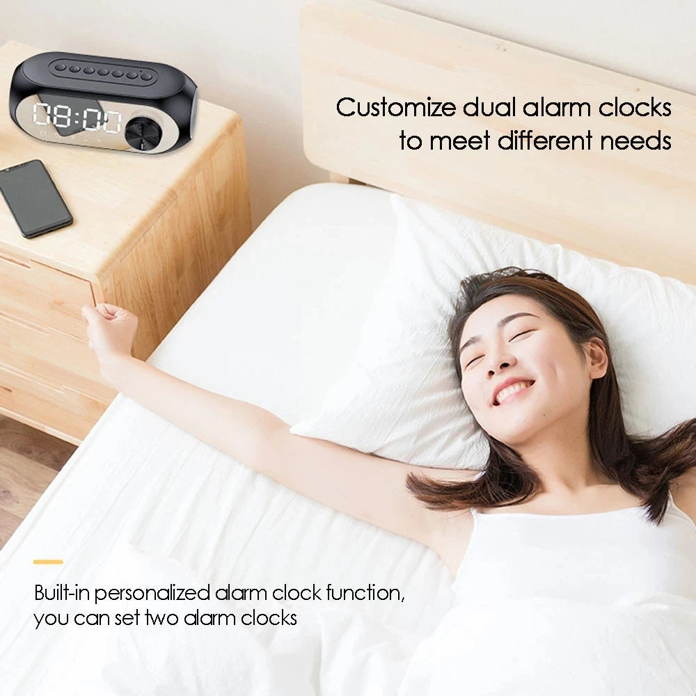 Sveglia Radio FM Con Altoparlante Bluetooth Subwoofer Portatile Con Lampada Integrata E Suono Wireless