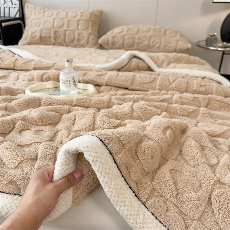 Coperta Invernale Calda in Peluche con Cuori e Taffetà Morbida e Spessa per Letto e Divano Singola o Matrimoniale