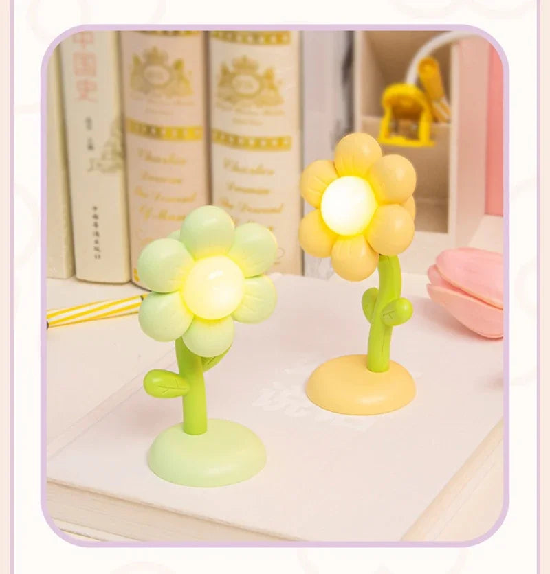 Lampada LED Fiore Notturna Mini Luce Da Tavolo Per Comodino Camera Da Letto Luce Ambientale Giocattolo Per Bambini Regalo