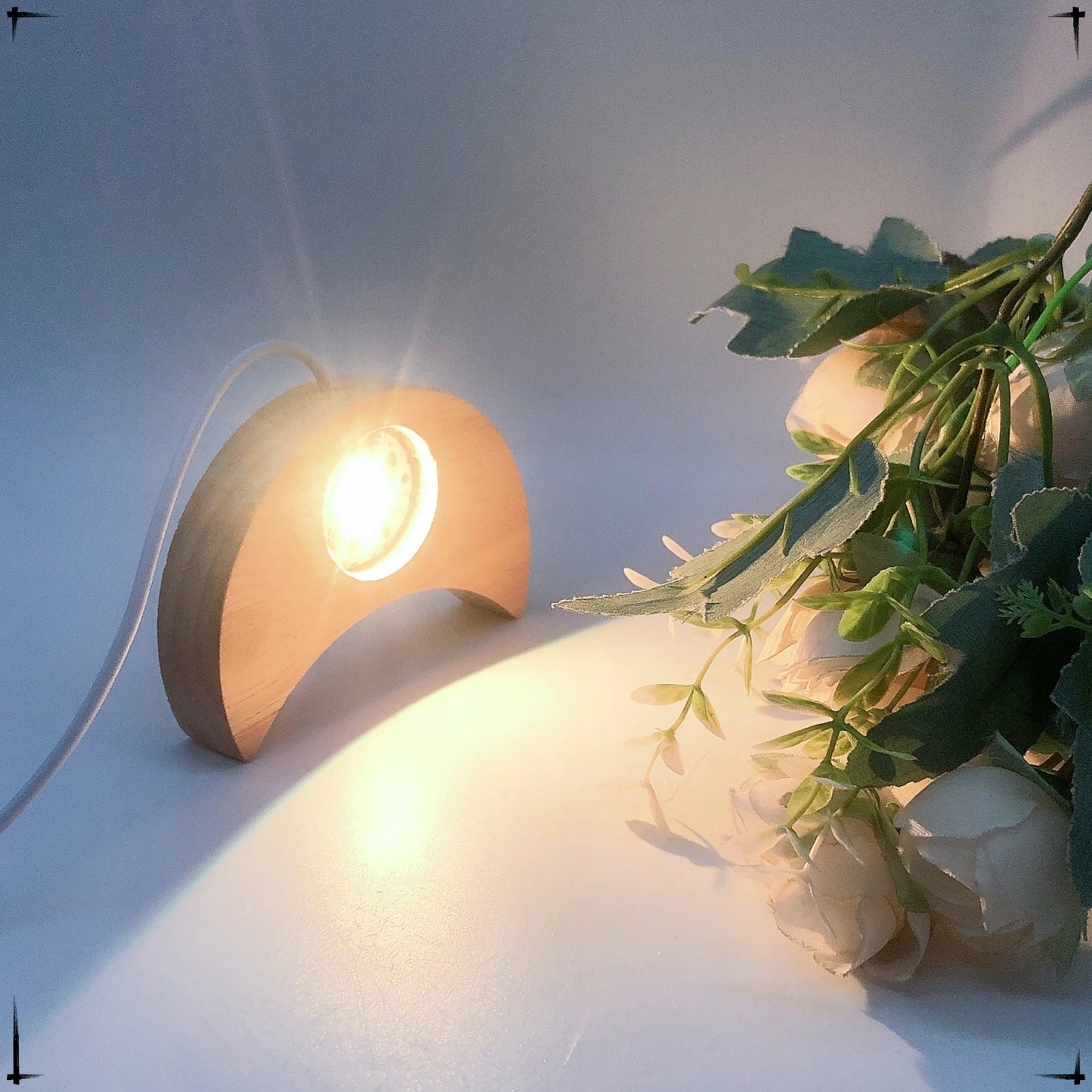Luce Notturna LED In Legno A Forma Di Luna Con Supporto Per Sfera Di Cristallo E Base Per Lampada Da Notte