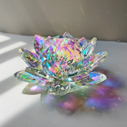 Hue Reflection Crystal Lotus Flower Bicolore 3 strati Fascino fortunato Acchiappasole Ornamenti Decorazioni per la casa per feste Figurine