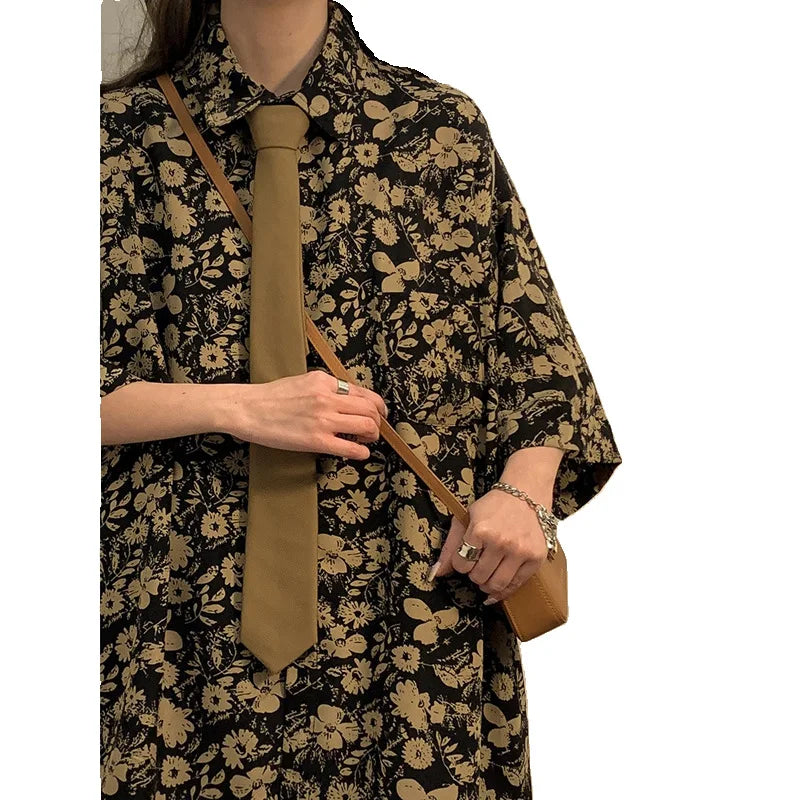 Cravatta Donna Retrò Marrone con Motivi Frutta e Caffè Verde Fatta a Mano Colore Caramello Versatile