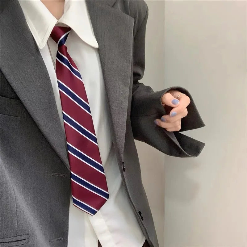 Cravatta Donna Retrò Marrone con Motivi Frutta e Caffè Verde Fatta a Mano Colore Caramello Versatile