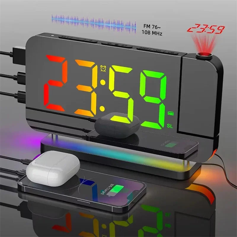 Radio FM a Proiezione 180 Gradi con Sveglia RGB e Luce Notturna 6 Livelli di Luminosità USB Doppia Uscita Orologio LED