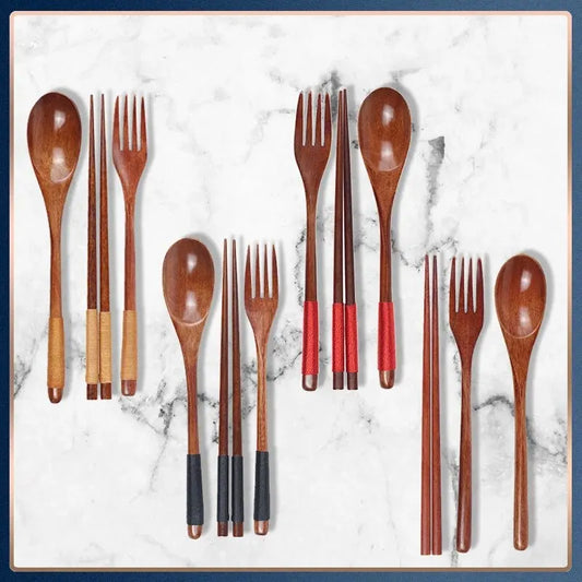 1pc Bacchette di legno Forchetta Cucchiaio Set da tre pezzi Spago Stoviglie in stile giapponese Cucina Bacchette per la casa Forchetta Cucchiaio Set di posate