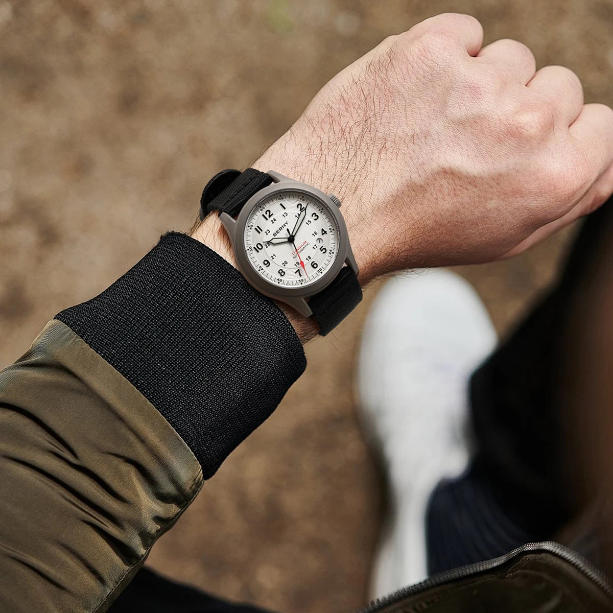BERNY Orologio Da Campo Da Uomo Automatico In Titanio Con Vetro Zaffiro Luminoso Calendario 10ATM Impermeabile Da Pilota