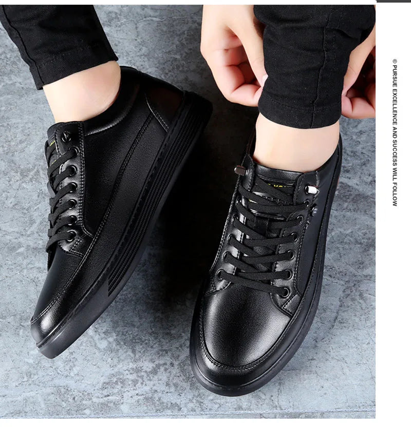 Scarpe da Uomo in Vera Pelle Primavera Autunno Modello A4906 Calzature Casual Piatte in Morbida Pelle Nero Marrone