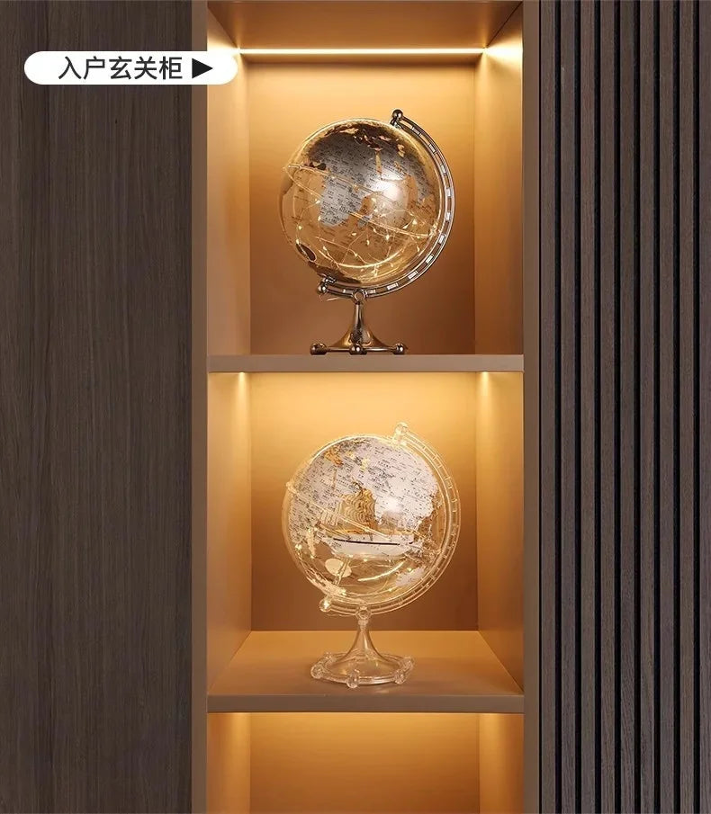 Ornamento moderno di lusso a globo con accenti di barca a vela, elegante scultura in metallo per soggiorno, supporto TV, armadietto del vino, scrivania da ufficio
