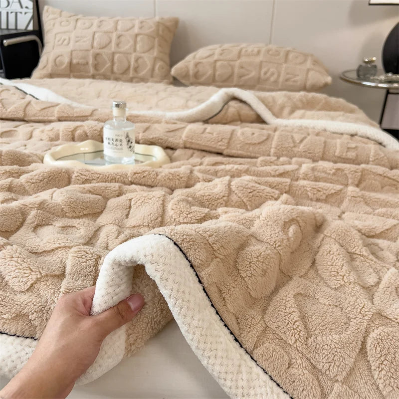 Coperta Invernale Calda in Peluche con Cuori e Taffetà Morbida e Spessa per Letto e Divano Singola o Matrimoniale
