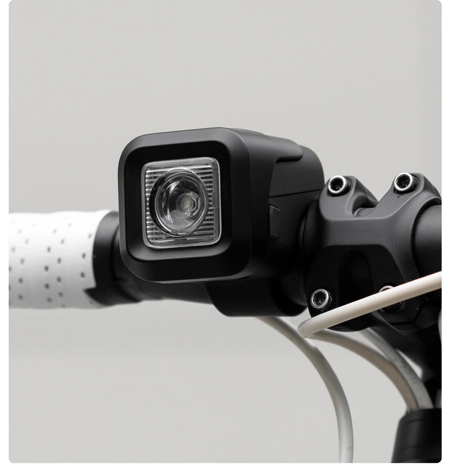 Clacson Per Bici IPX6 Antipioggia Con Ricarica Tipo C 2300mAh Faro Illumina Avvertimento Luce Anteriore Due In Uno