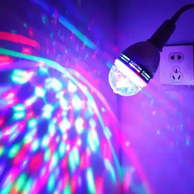 Lampada E27 Disco Rotante RGB LED Stroboscopica Per Festa Compleanno Club Bar KTV Halloween Natale Luce Cristallo