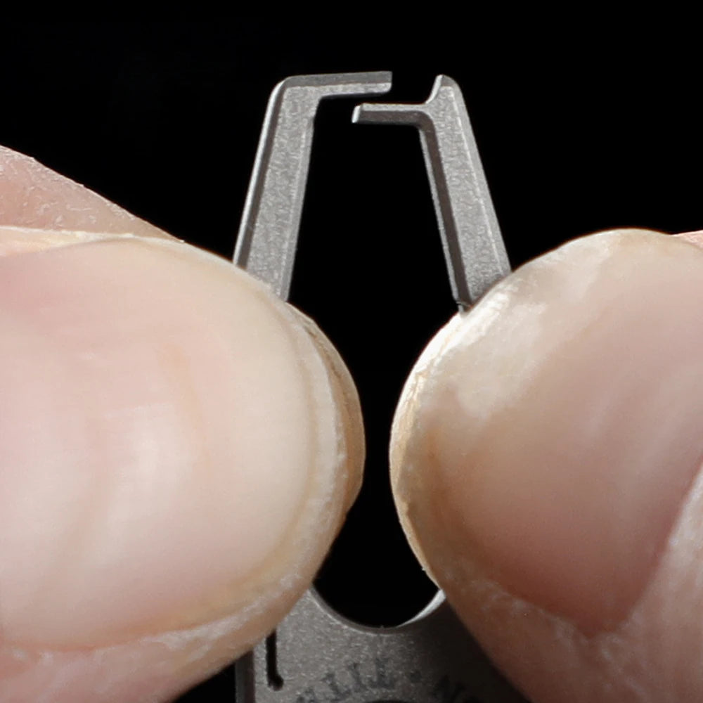 Portachiavi In Titanio Mini Con Fibbia Piccola Strumento Esterno Compatto E Resistente