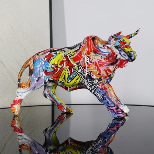 Ornamento di toro in resina Wall Street Toro Feng Shui Decorazione Statua Animale Toro Ricchezza Ornamento Graffiti Arte Soggiorno Articolo artigianale