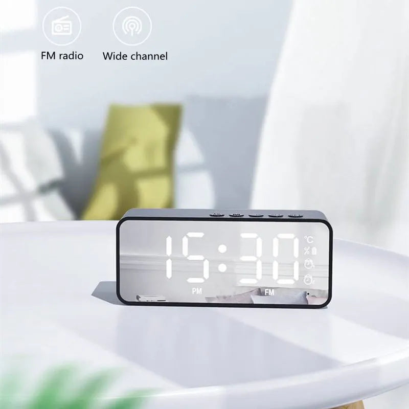 Sveglia Radio FM Con Altoparlante Bluetooth Subwoofer Portatile Con Lampada Integrata E Suono Wireless