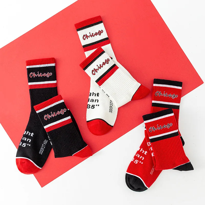 Calzini Unisex In Cotone Casual Per Skateboard Da Strada Neri E Rossi Con Cucitura Rinforzata