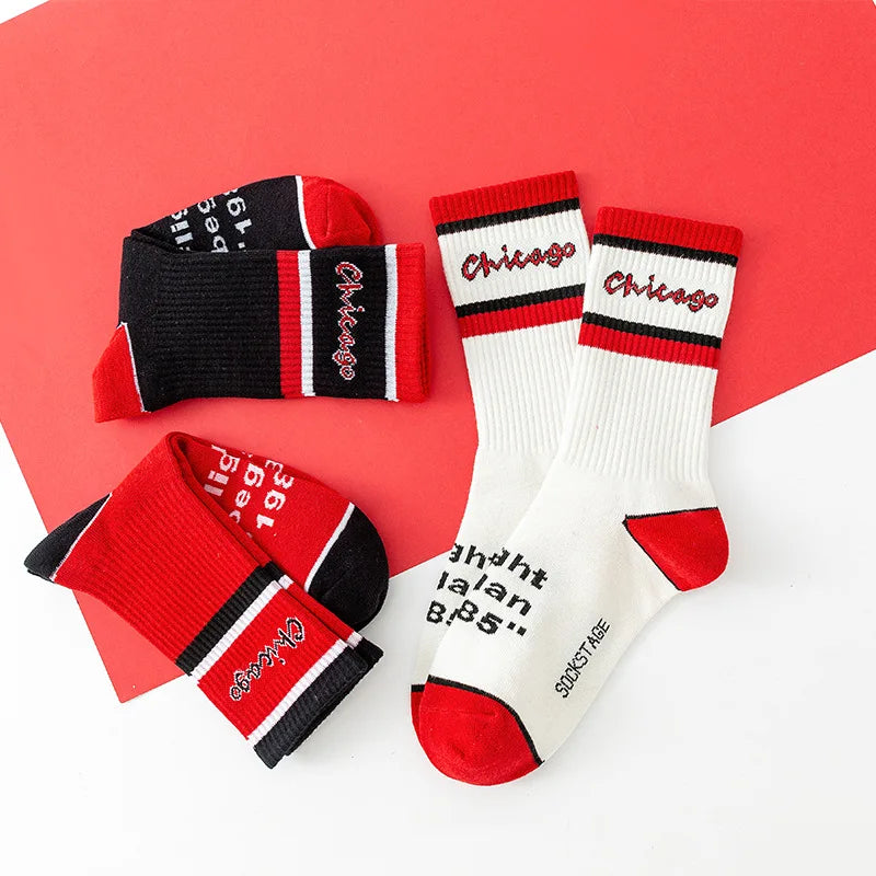 Calzini Unisex In Cotone Casual Per Skateboard Da Strada Neri E Rossi Con Cucitura Rinforzata
