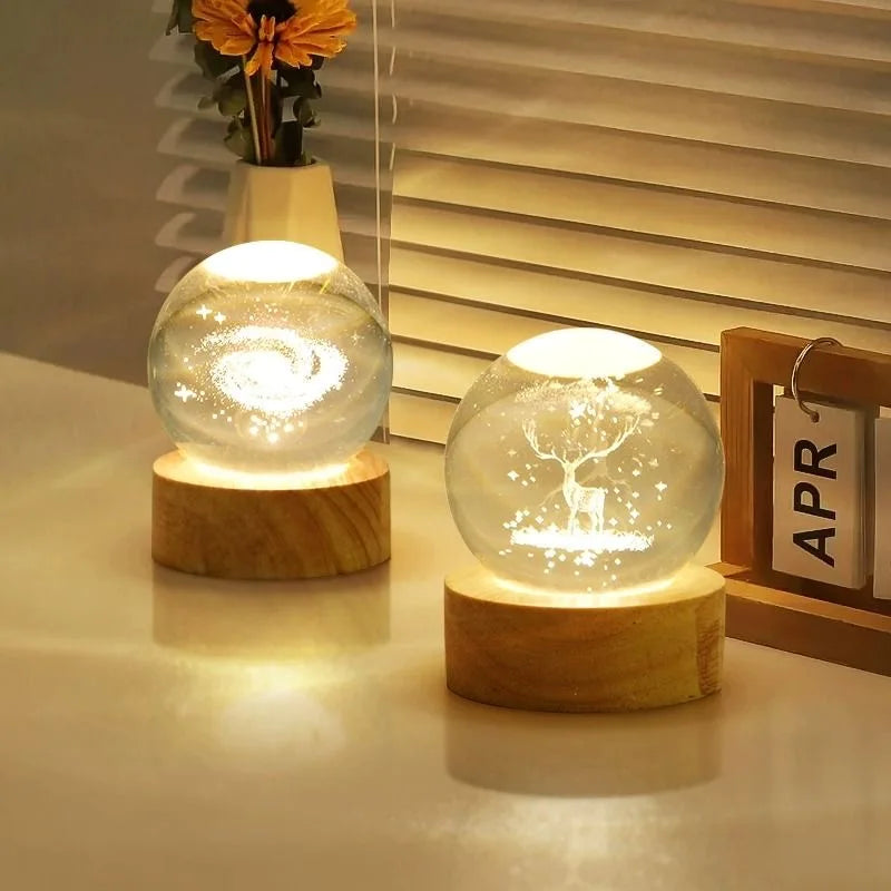 Lampada Notturna Sfera di Cristallo Incisa al Laser Regalo di Compleanno Decorazione da Scrivania con Base USB in Legno