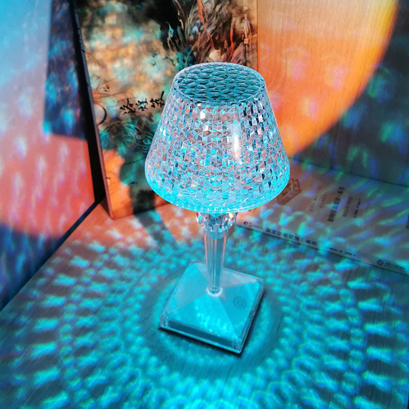 Lampada da Tavolo LED con Diamanti Proiezione di Cristalli Protezione Occhi USB Touch Lettura Luce Notturna