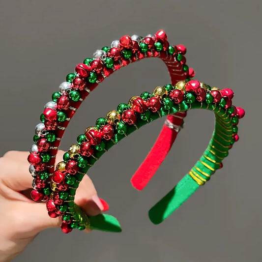 Fascia natalizia festiva con perline rosse e verdi, accenti dorati e ciondoli a campana - Accessorio per feste in poliestere avvolto a mano