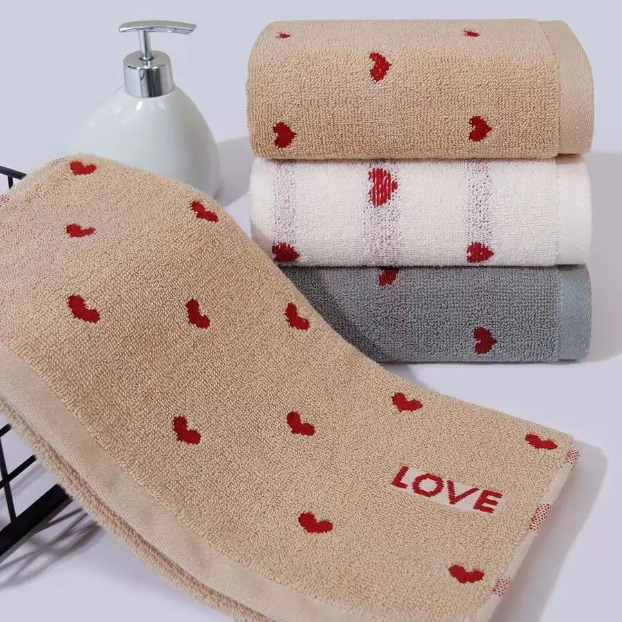 Asciugamano Viso Ultra Morbido in Cotone Assorbente ad Asciugatura Rapida per Uso Quotidiano a Casa con Cuore