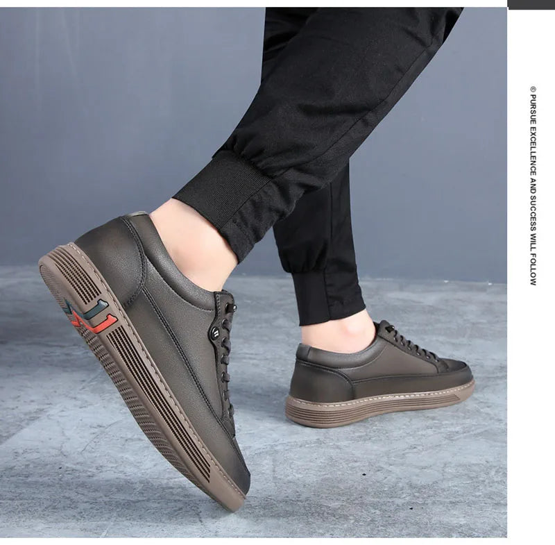 Scarpe da Uomo in Vera Pelle Primavera Autunno Modello A4906 Calzature Casual Piatte in Morbida Pelle Nero Marrone